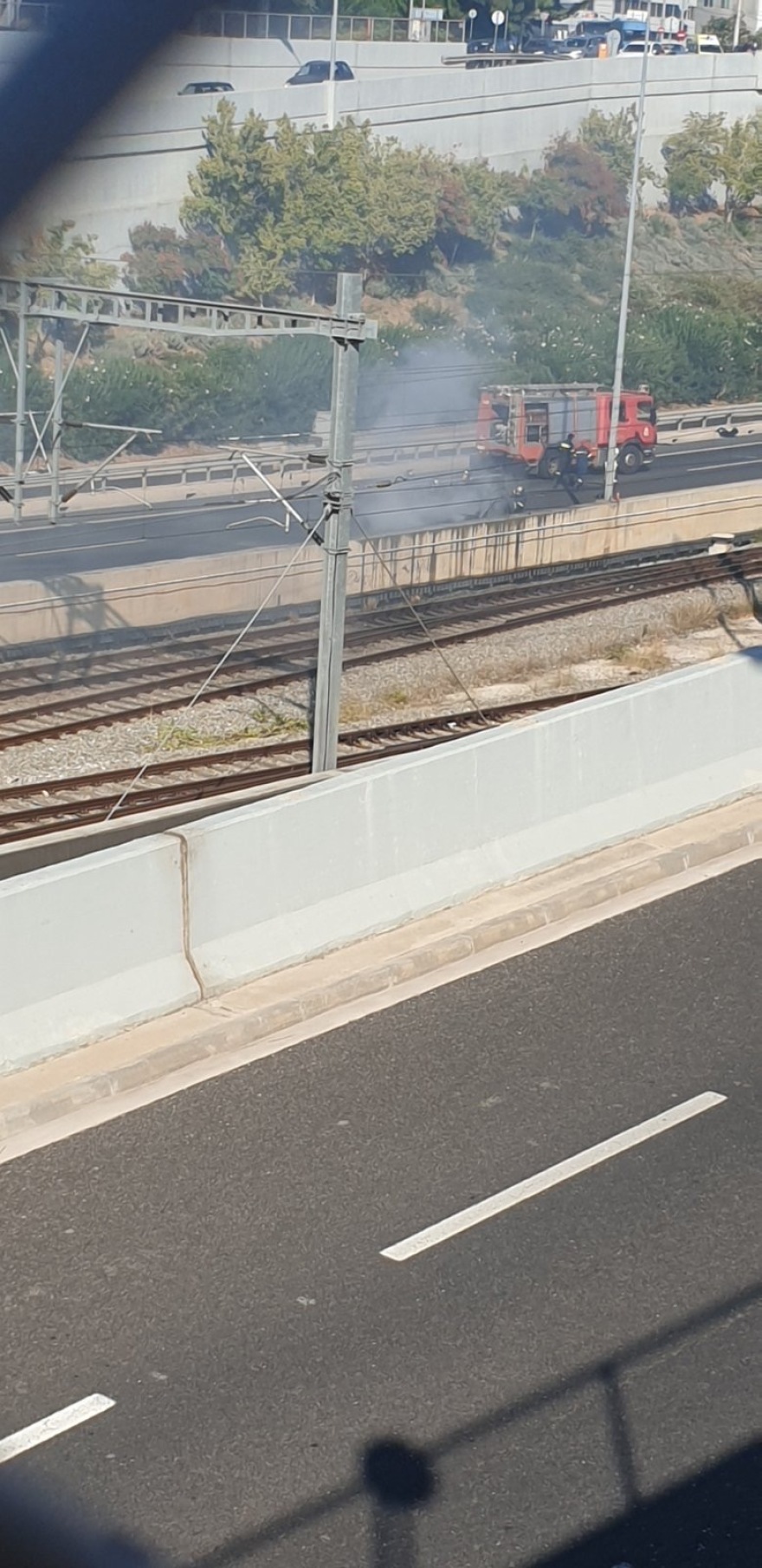 Αττική οδός: Φλεγόμενο όχημα κοντά στο «Δαχτυλίδι» - Τεράστιο μποτιλιάρισμα 