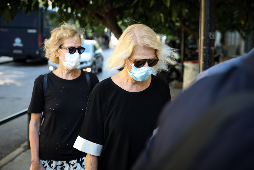 Folli Follie: Πώς οι ιδρυτές της κατέληξαν με χειροπέδες στη φυλακή