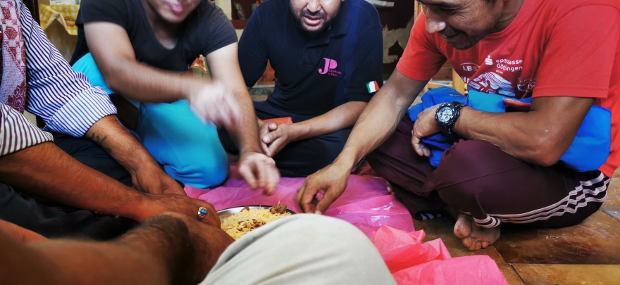 Λέσβος: Σε εκκλησίες και νεκροταφεία μπαίνουν περιπλανώμενοι μετανάστες 