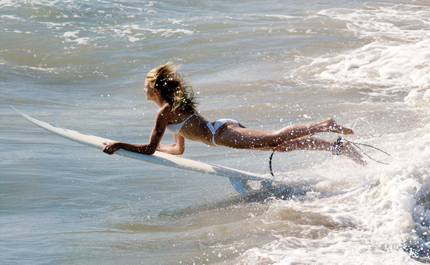 Οταν τα αστέρια του Χόλιγουντ αποφασίζουν να δαμάσουν τα κύματα