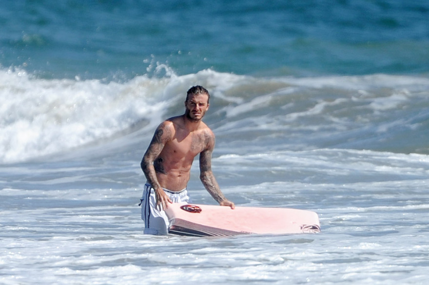 Οταν τα αστέρια του Χόλιγουντ αποφασίζουν να δαμάσουν τα κύματα