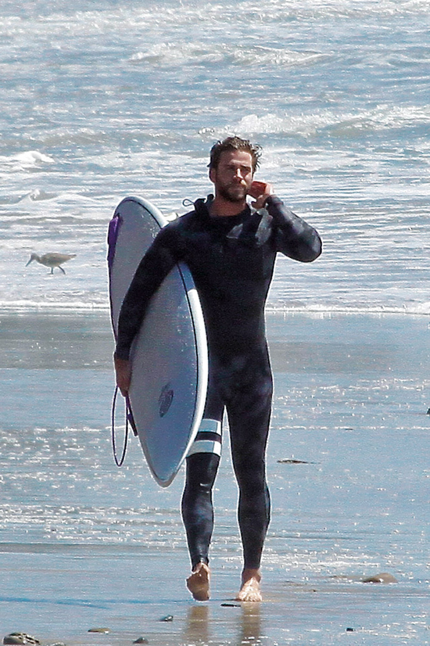 Οταν τα αστέρια του Χόλιγουντ αποφασίζουν να δαμάσουν τα κύματα