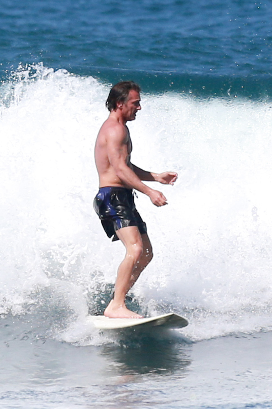 Οταν τα αστέρια του Χόλιγουντ αποφασίζουν να δαμάσουν τα κύματα