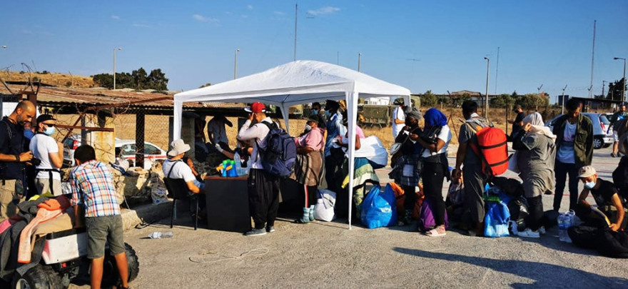 Στο νέο καταυλισμό μπαίνουν οι μετανάστες - Ξεκίνησε η καταγραφή στο Πεδίο Βολής του Καρά Τεπέ