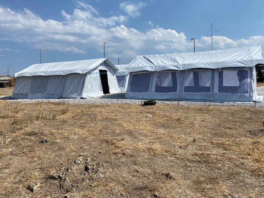 Στο νέο καταυλισμό μπαίνουν οι μετανάστες - Ξεκίνησε η καταγραφή στο Πεδίο Βολής του Καρά Τεπέ