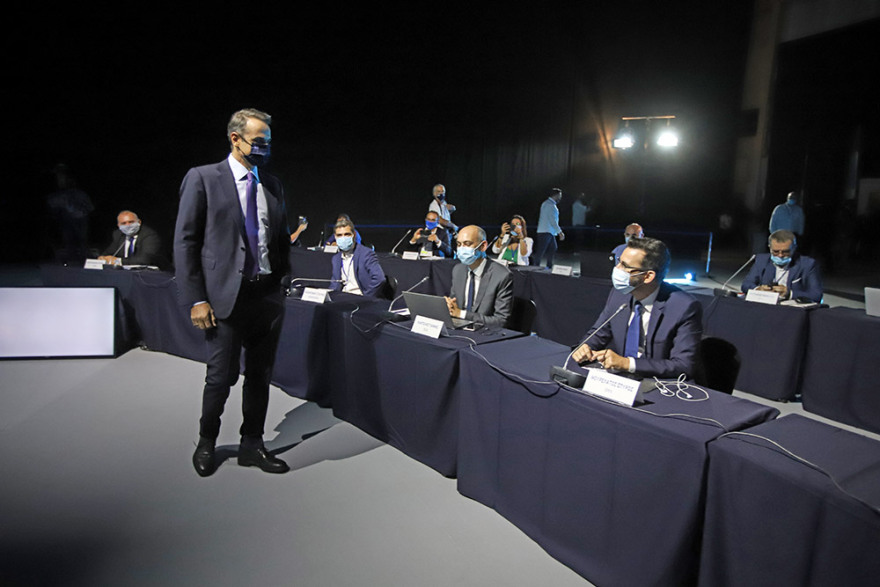 ΔΕΘ 2020: Προσαρμοσμένη στην... εποχή του κορωνοϊού η συνέντευξη Μητσοτάκη (φωτό)