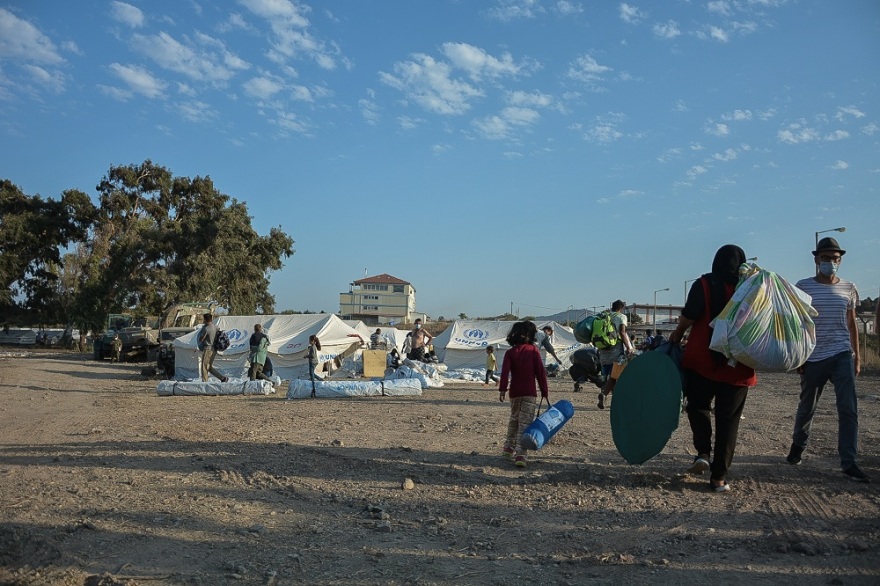Μπήκαν στο νέο καταυλισμό του Καρά Τεπέ οι πρώτοι μετανάστες - Συνεχίζεται η καταγραφή