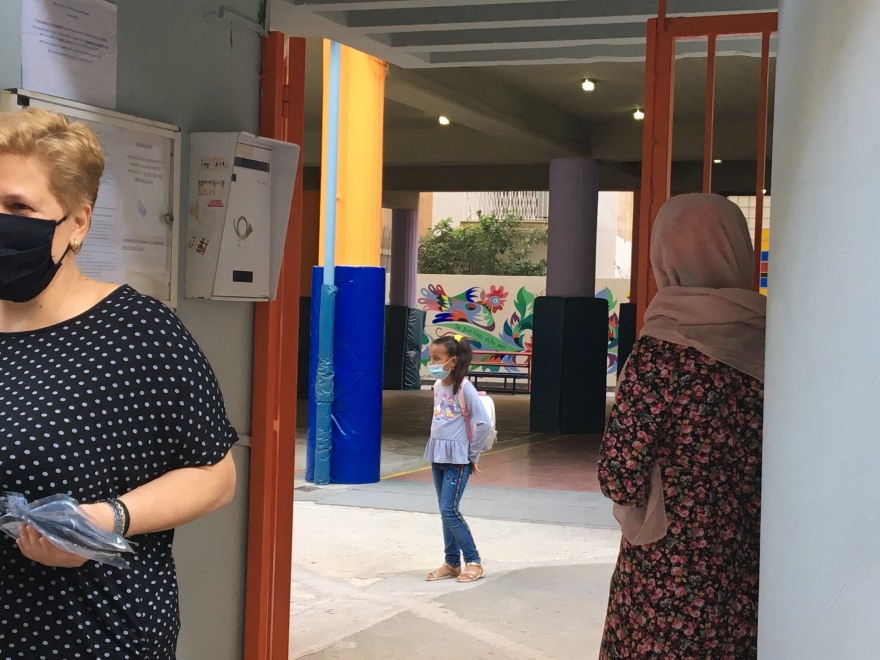 Ανοίγουν τα σχολεία σήμερα:  Όλα όσα πρέπει να γνωρίζουν μαθητές, γονείς και καθηγητές