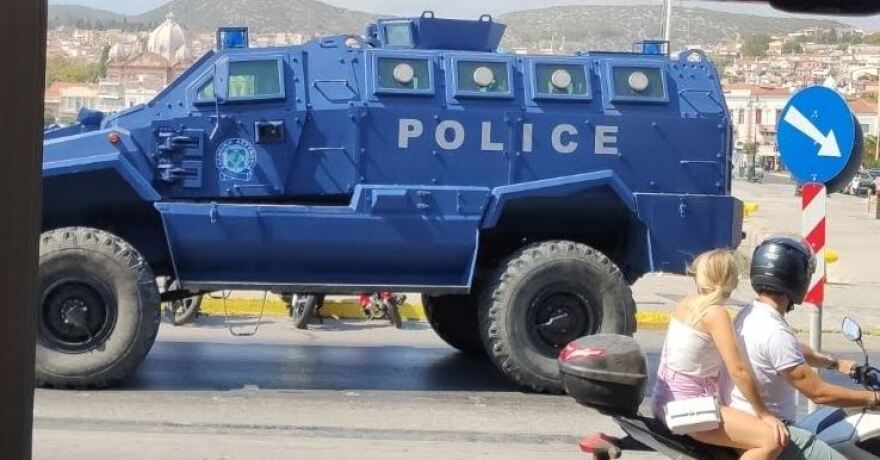 Στη Μυτιλήνη τα τεθωρακισμένα Typhoon της ΕΛΑΣ  που επιχειρούσαν στον Έβρο 