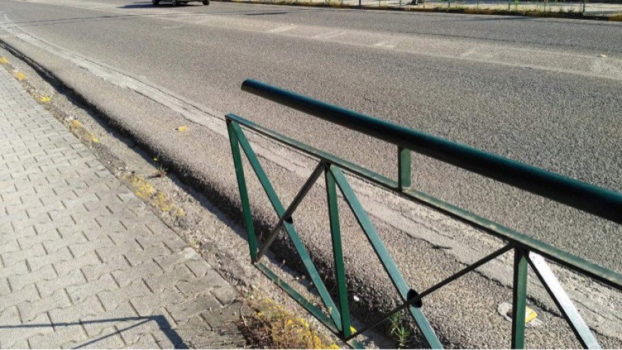 Τροχαίο στην Άρτα: «Εγκληματική αμέλεια» τα κιγκλιδώματα που σκότωσαν τον 19χρονο, καταγγέλλουν κάτοικοι