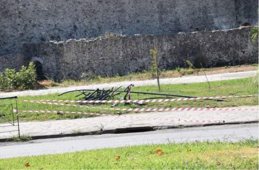 Τροχαίο στην Άρτα: «Εγκληματική αμέλεια» τα κιγκλιδώματα που σκότωσαν τον 19χρονο, καταγγέλλουν κάτοικοι