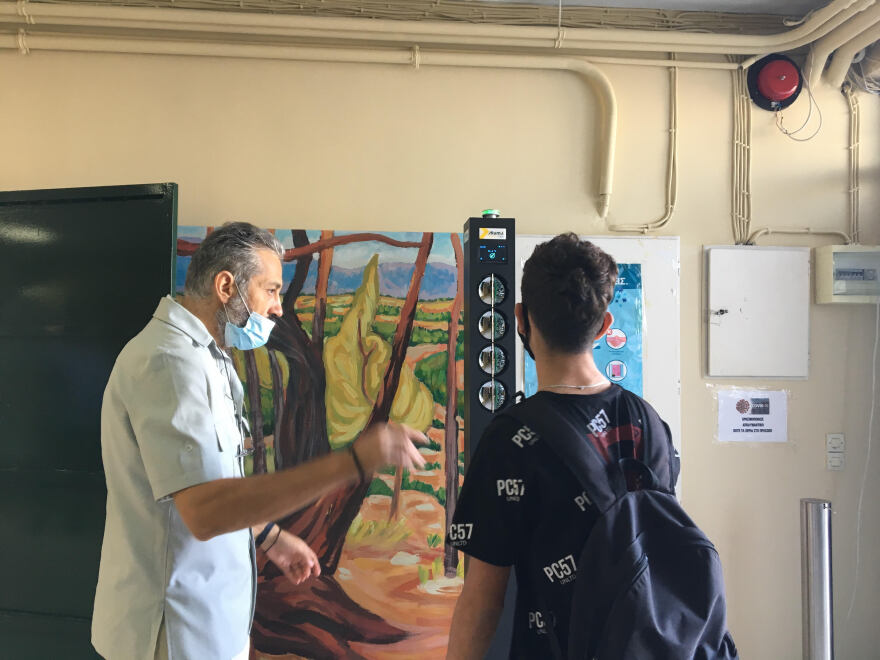 Ανοίγουν τα σχολεία σήμερα:  Όλα όσα πρέπει να γνωρίζουν μαθητές, γονείς και καθηγητές