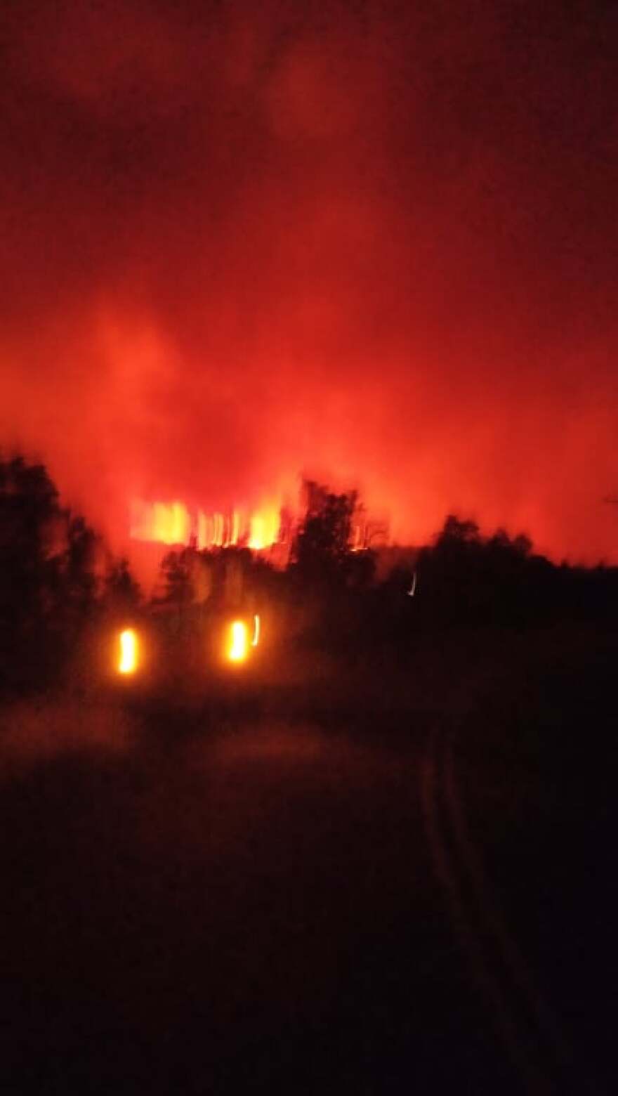 Αλεξανδρούπολη: Ολονύχτια μάχη με τις φλόγες - Αποκόπηκε το ένα μέτωπο, μαίνεται το δεύτερο