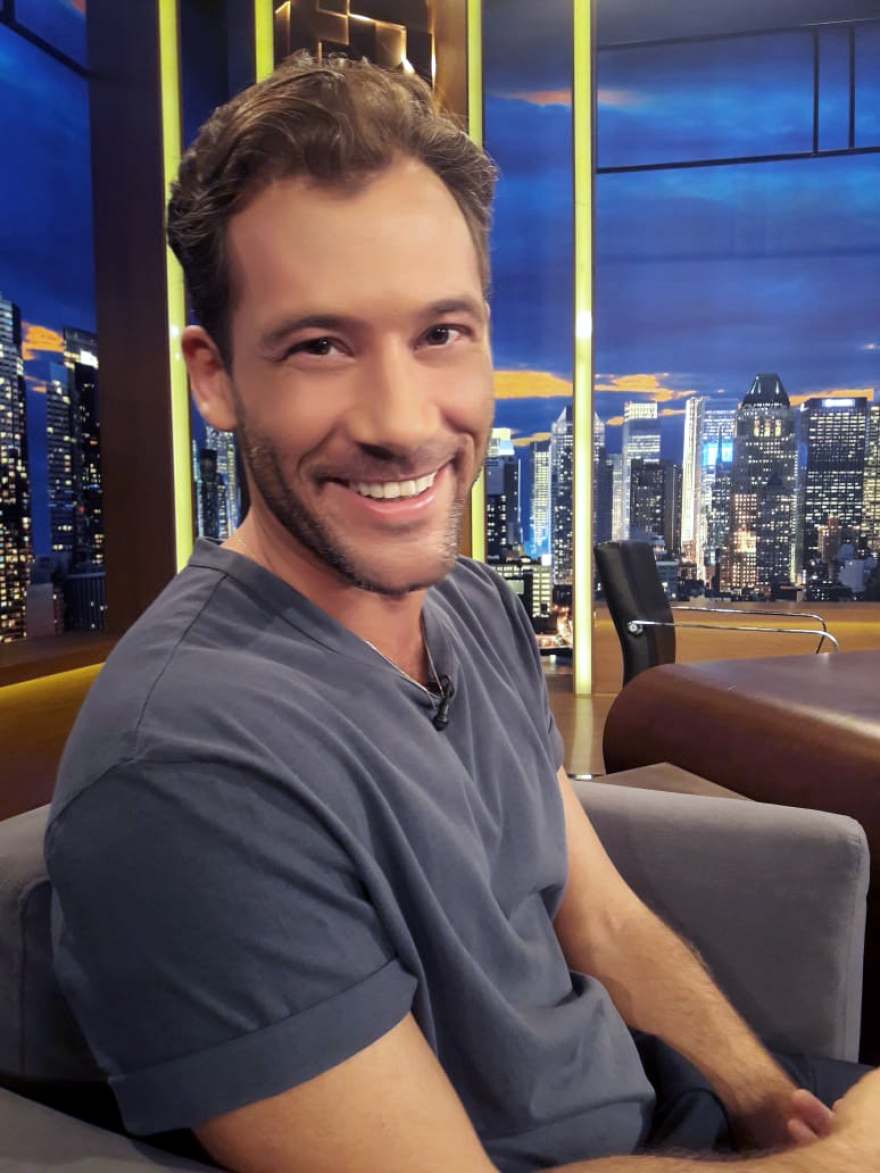 «The 2Night Show»: Η Ιωάννα Τούνη στην πρεμιέρα του Γρηγόρη Αρναούτογλου για το επίμαχο ροζ βίντεό της