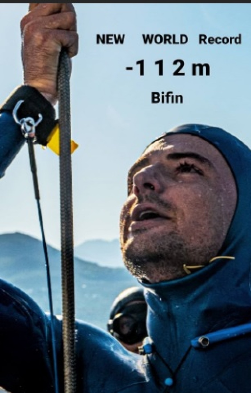 Καλαμάτα: Παγκόσμιο ρεκόρ στην ελεύθερη κατάδυση από 24χρονο Γάλλο – Δείτε βίντεο