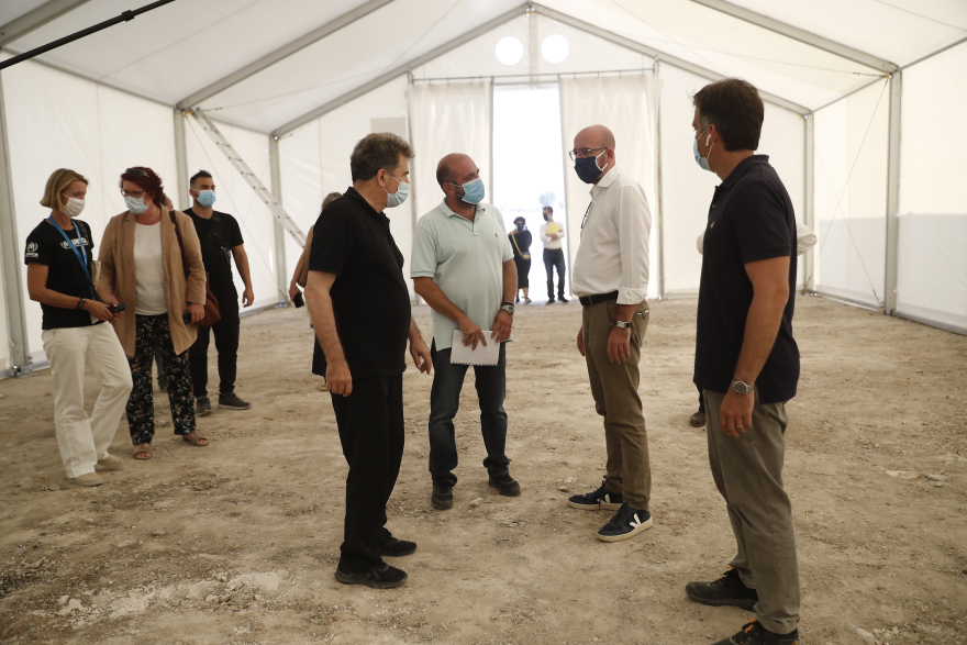 Μεταναστευτικό: Τελευταία προειδοποίηση στους μετανάστες να μπουν στο Καρά Τεπέ - Έξι Αφγανοί έκαψαν τη Μόρια