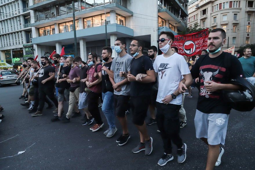 Ολοκληρώθηκε το πανεκπαιδευτικό συλλαλητήριο στην Αθήνα (φωτογραφίες)