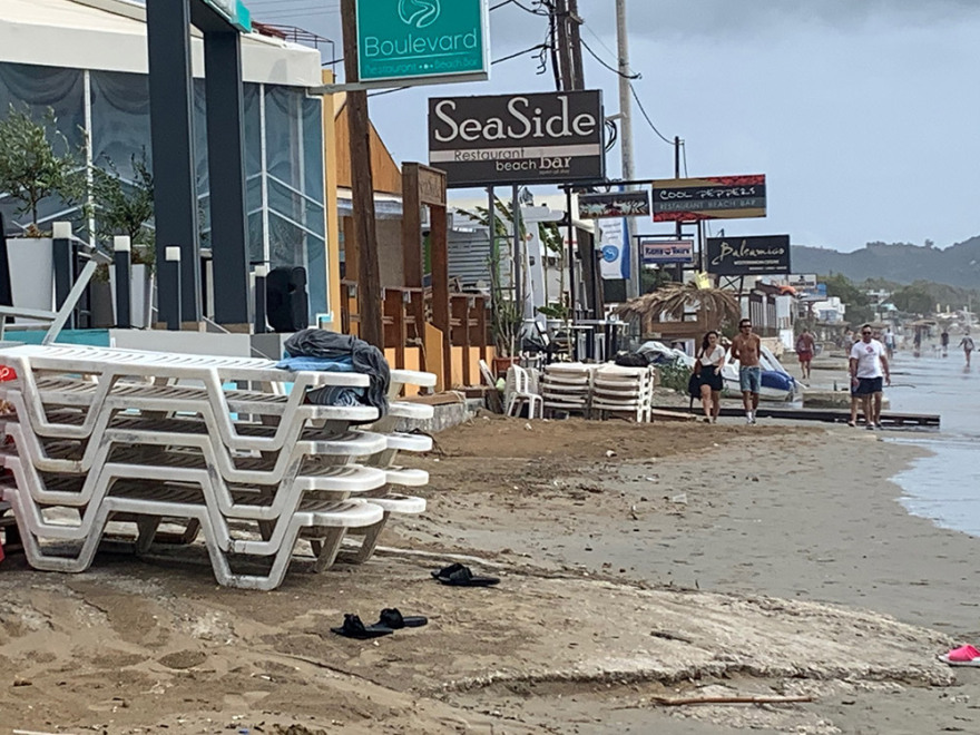 Κακοκαιρία: Ο «Ιανός» χτυπά Ζάκυνθο, Κεφαλονιά, Ιθάκη και δυτική Πελοπόννησο  - Δείτε live εικόνα 