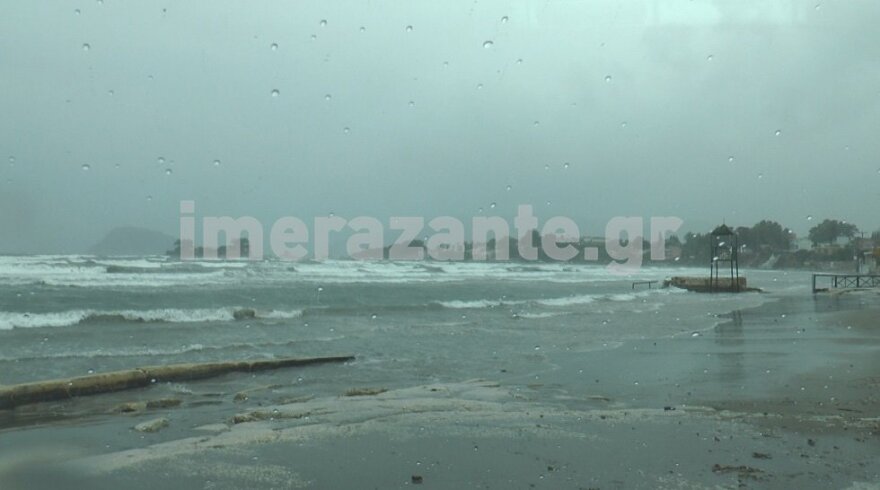 Κακοκαιρία: Ο «Ιανός» χτυπά Ζάκυνθο, Κεφαλονιά, Ιθάκη και δυτική Πελοπόννησο  - Δείτε live εικόνα 