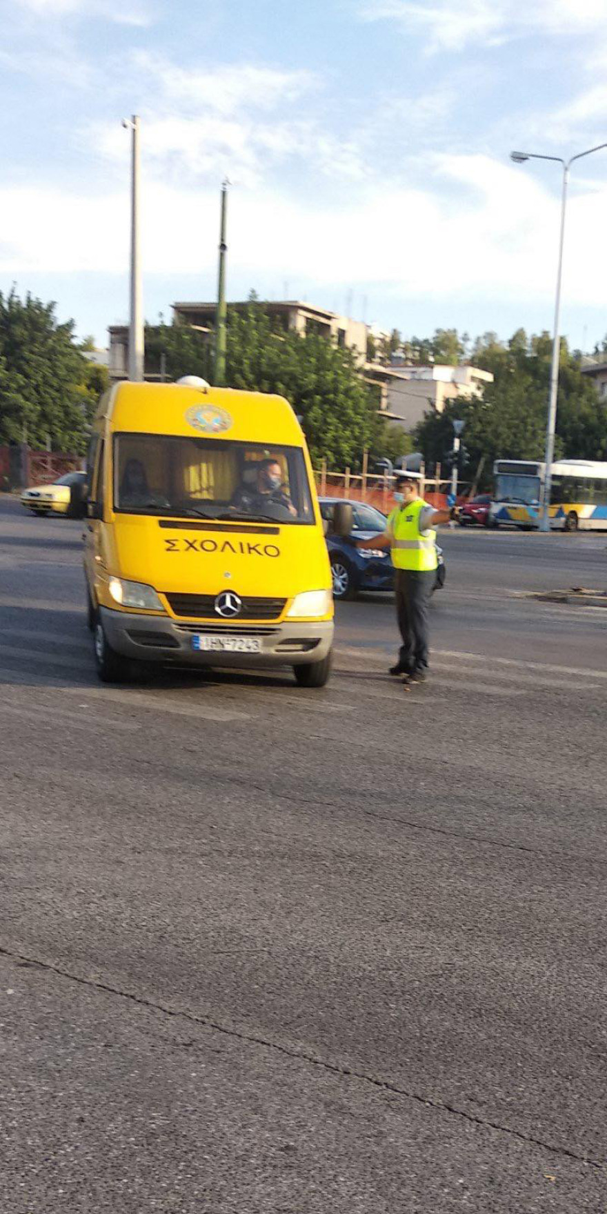 Σχολικά λεωφορεία: Σοβαρές παραβάσεις εντοπίστηκαν σε ελέγχους της Τροχαίας