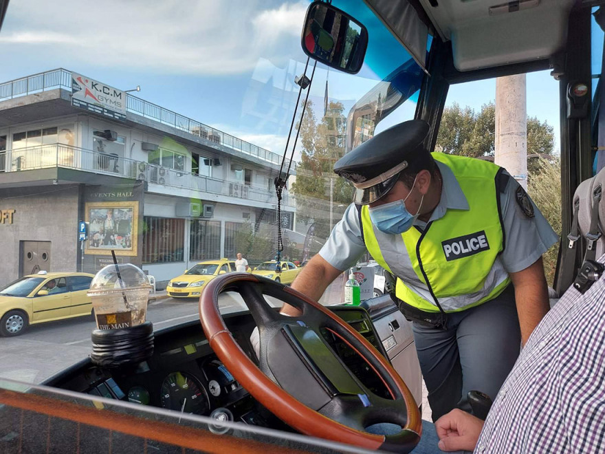 Σχολικά λεωφορεία: Σοβαρές παραβάσεις εντοπίστηκαν σε ελέγχους της Τροχαίας