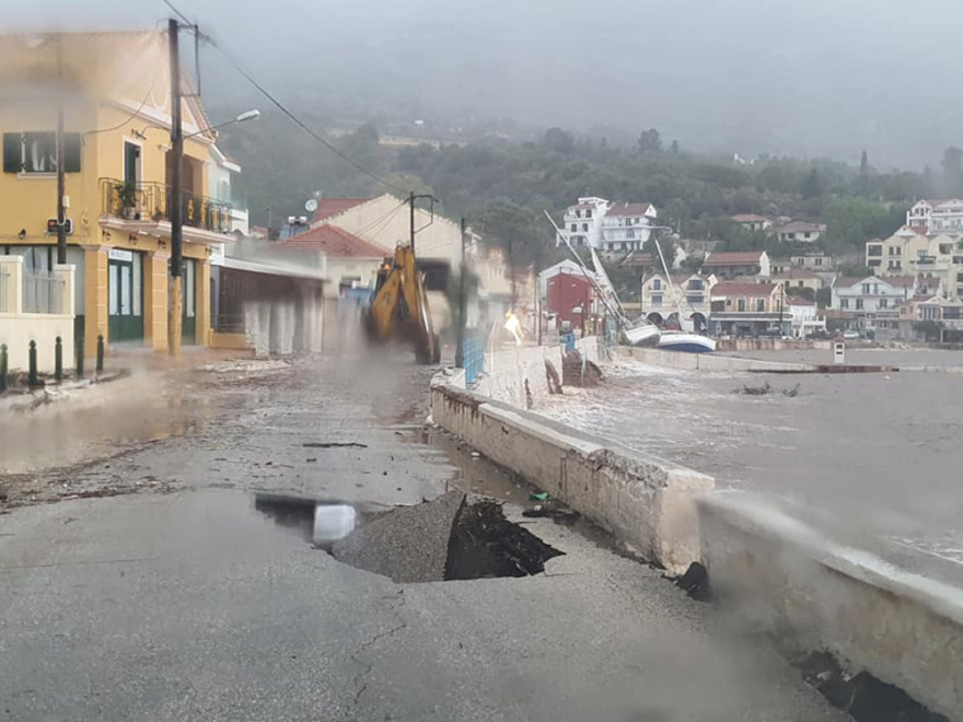 Κακοκαιρία Ιανός: Συγκλονιστικό βίντεο από τη Σάμη Κεφαλονιάς