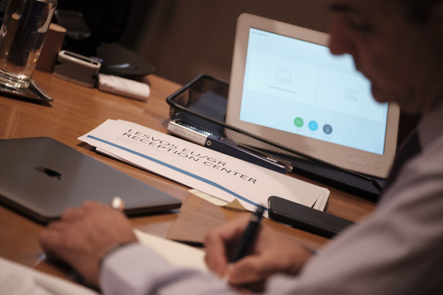 Τηλεδιάσκεψη Μητσοτάκη με Μέρκελ - φον ντερ Λάιεν για το μεταναστευτικό