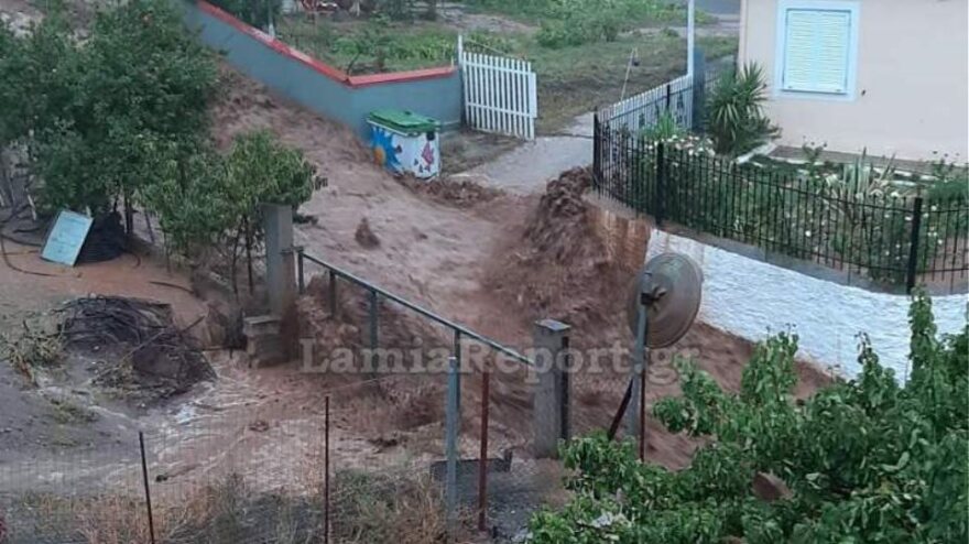 Κακοκαιρία Ιανός - Σε Στερεά Ελλάδα και Θεσσαλία  επελαύνει ο κυκλώνας 