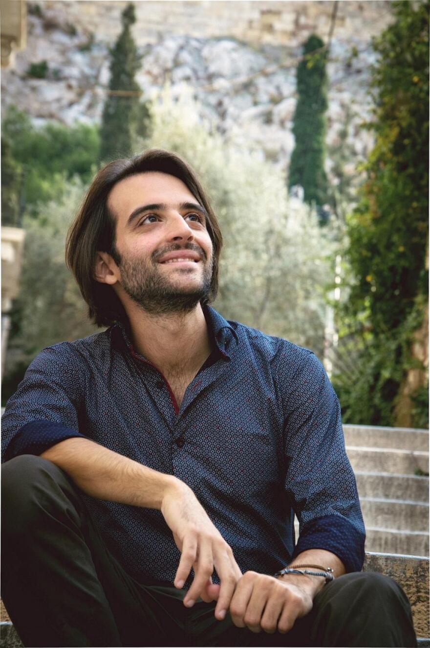 Κήπος του Μεγάρου: Αναβάλλεται η αποψινή εκδήλωση «Θωρηκτό Ποτέμκιν με τον Μάνο Κιτσικόπουλο»