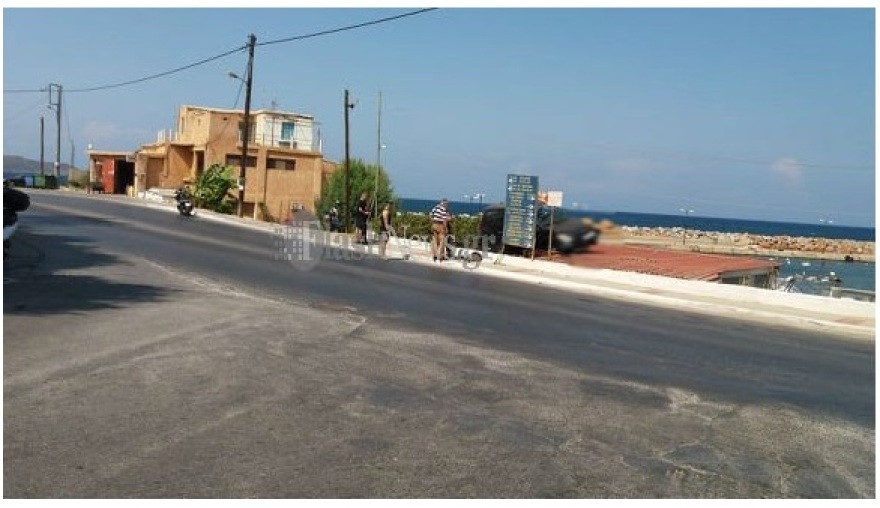 Χανιά: Αυτοκίνητο… προσγειώθηκε σε σκεπή - Δείτε φωτογραφία