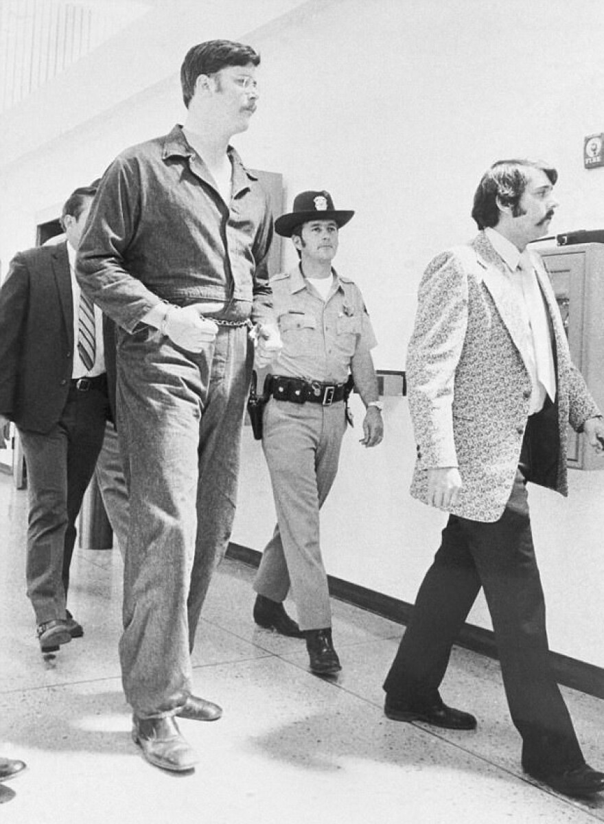 Η συγκλονιστική ιστορία ενός serial killer: Έγινε βιβλίο λίγο πριν τη θανατική ποινή του 