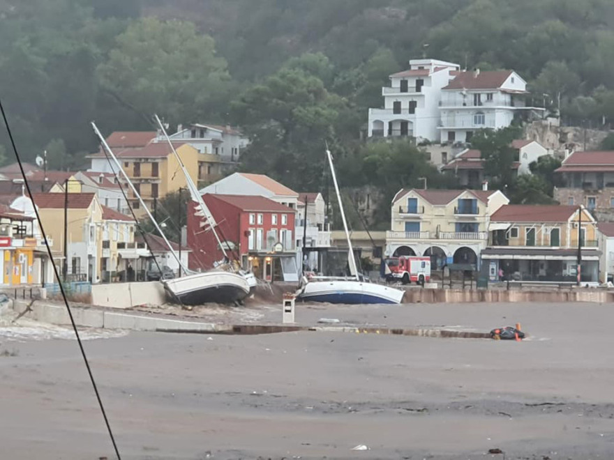 Κακοκαιρία Ιανός: Συγκλονιστικό βίντεο από τη Σάμη Κεφαλονιάς