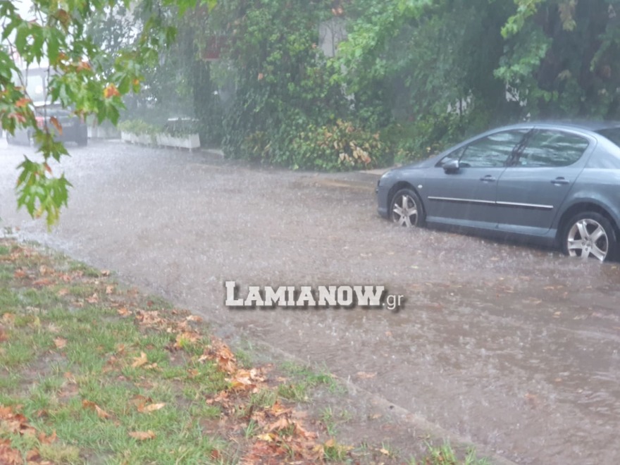 Κακοκαιρία Ιανός: Εκκενώθηκε νηπιαγωγείο στη Λαμία - Πλημμύρισαν υπόγεια ξενοδοχείων