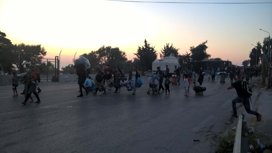 Λέσβος: Πάνω από 5.000 μετανάστες έχουν μπει στο Καρά Τεπέ - Δείτε βίντεο από τις επιχειρήσεις της ΕΛΑΣ