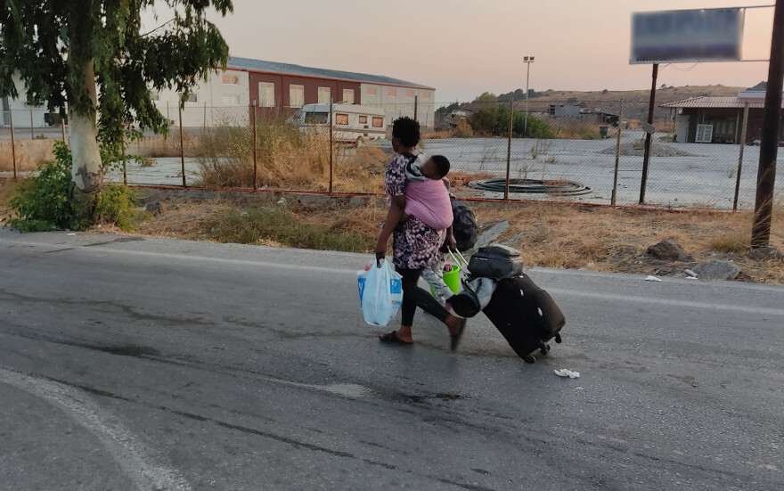 Λέσβος: Πάνω από 5.000 μετανάστες έχουν μπει στο Καρά Τεπέ - Δείτε βίντεο από τις επιχειρήσεις της ΕΛΑΣ