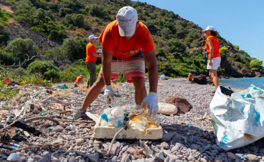 Typhoon: Ένας χρόνος μάχης για πιο καθαρές ελληνικές θάλασσες 