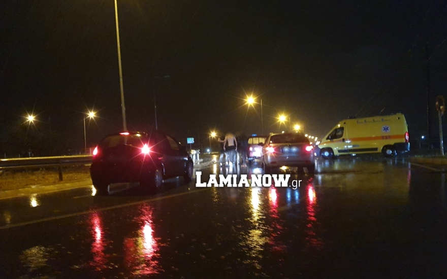 Λαμία: Τσακώθηκαν στον δρόμο εν μέσω κατακλυσμού (φωτο)