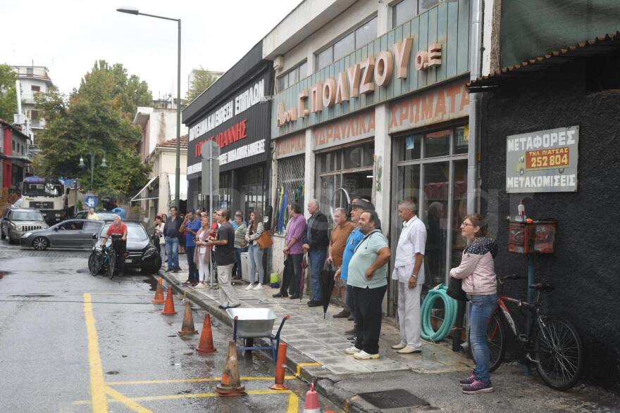 Ιστορικός οίκος ανοχής στη Λάρισα γκρεμίστηκε με live μπουζούκια: «Ηλία ρίχτο… όλα είναι δρόμος»