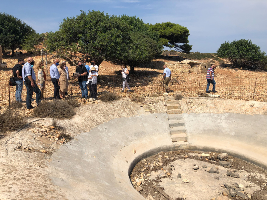 Στη Λέρο η Μενδώνη: Νησί με ιδιαίτερο πολιτιστικό απόθεμα - Η μοναδικότητα του Λακκιού