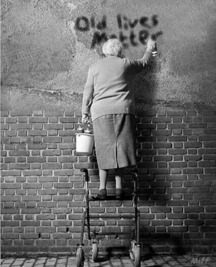 «Old Lives Matter»: Το νέο κίνημα που μάχεται κατά των προκαταλήψεων για τους ηλικιωμένους!