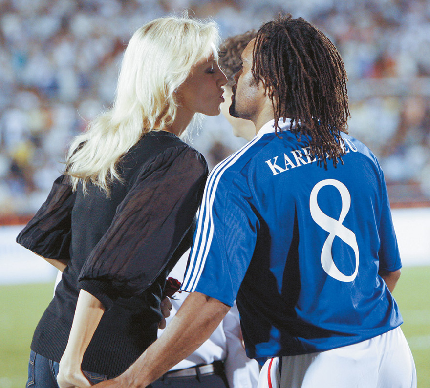 Ο Κριστιάν Καρεμπέ στον Δημήτρη Δανίκα: Ο Ολυμπιακός, ο Μαντέλα και οι γυναίκες της ζωής του