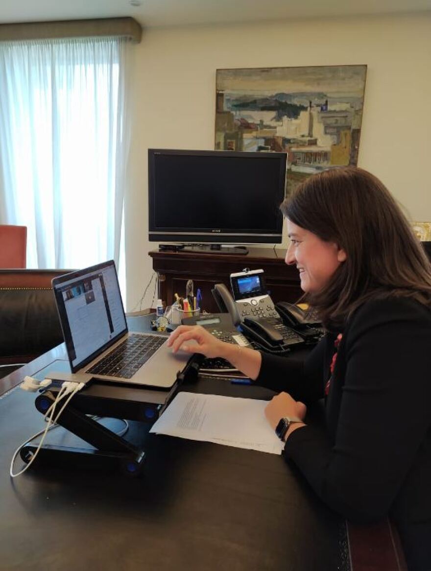 Ξεκίνησε η τηλεκπαίδευση στα σχολεία που βρίσκονται σε αναστολή λειτουργίας 