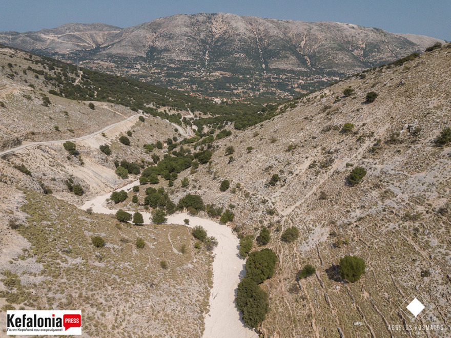 Κεφαλονιά: Εικόνες βιβλικής καταστροφής σε Άσσο και Αγία Ευφημία – Φωτογραφίες από drone 