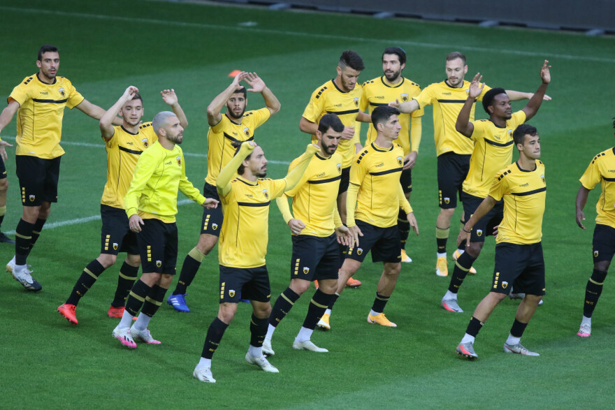 «Κλικ» από την προπόνηση της ΑΕΚ στο Σεντ Γκάλεν