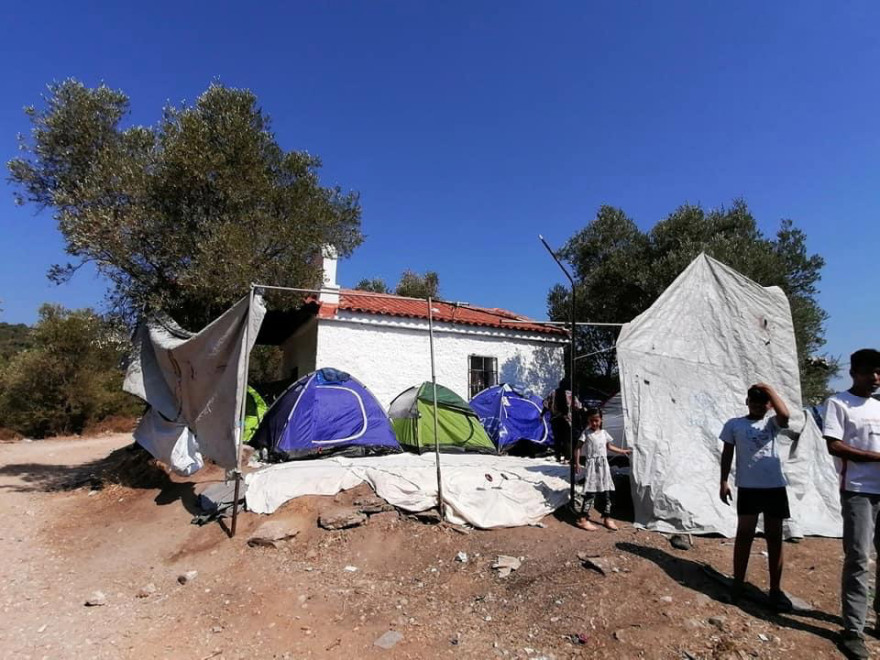 Μόρια: Μετανάστες κατέστρεψαν τον ναό του Αγίου Γεωργίου - Απίστευτες εικόνες