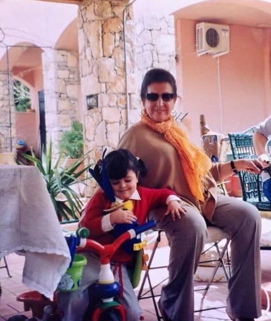 Η Μαριτίνα Ντενίση αποχαιρετά τη γιαγιά της: «Έχασα την γη κάτω από τα πόδια μου» 