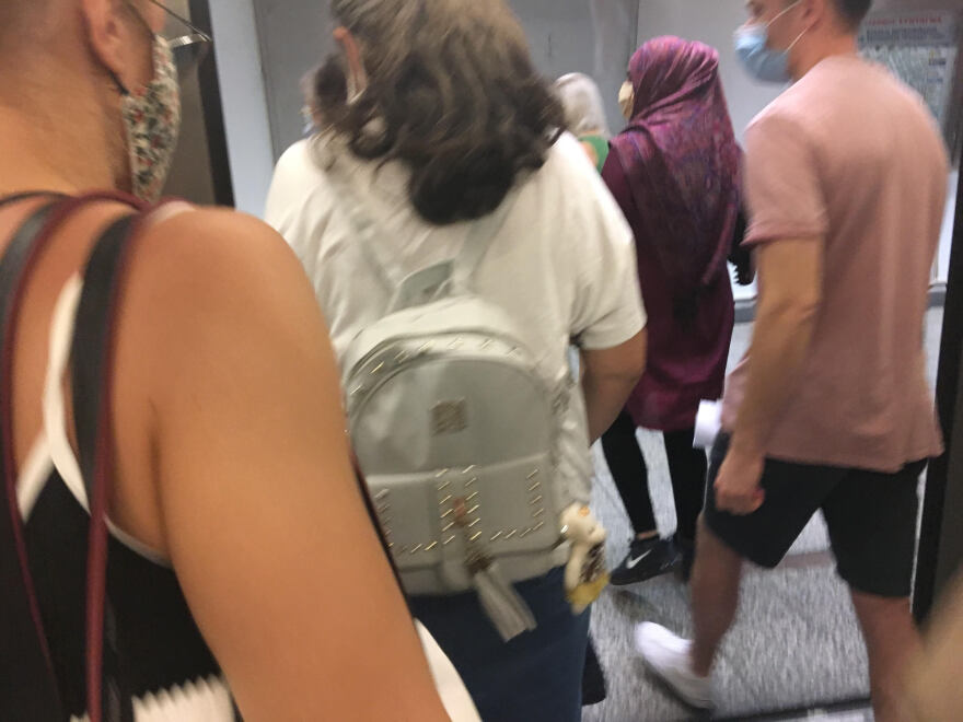 Συνωστισμός... δίχως τέλος στο Μετρό - Δείτε βίντεο και φωτογραφίες