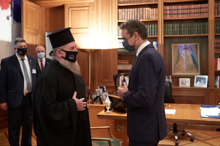 Συνάντηση Μητσοτάκη με τον Μητροπολίτη Ίμβρου και Τενέδου Κύριλλο	