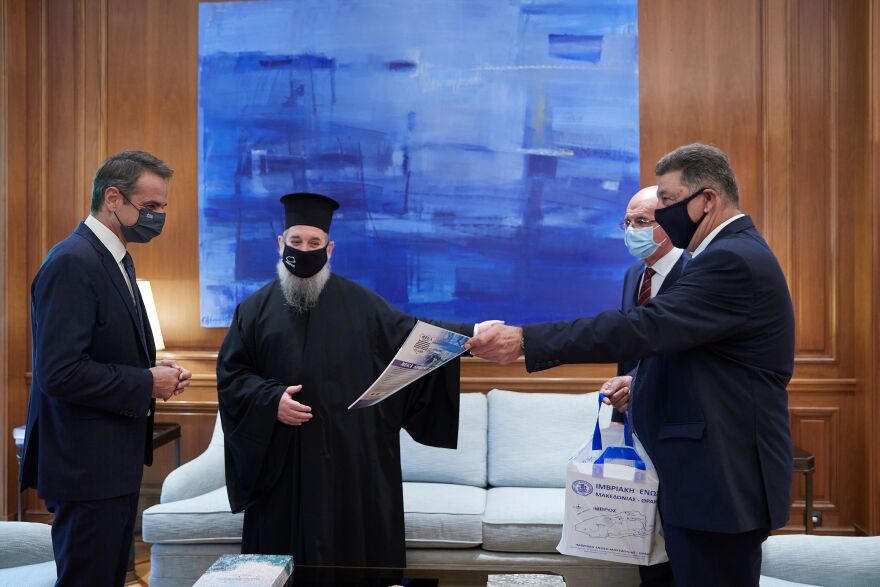 Συνάντηση Μητσοτάκη με τον Μητροπολίτη Ίμβρου και Τενέδου Κύριλλο	
