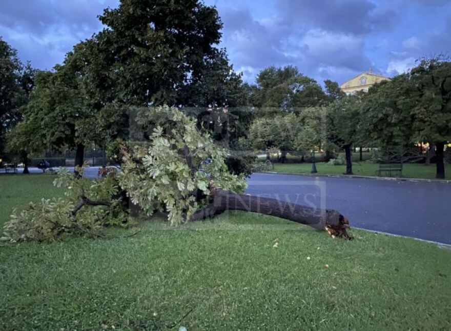 Καιρός: Κακοκαιρία στην Κέρκυρα με καταιγίδες - Δείτε φωτογραφίες
